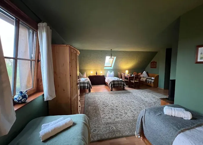 Feldblick Mit Kamin Fuer 15 Personen Casa de Férias *